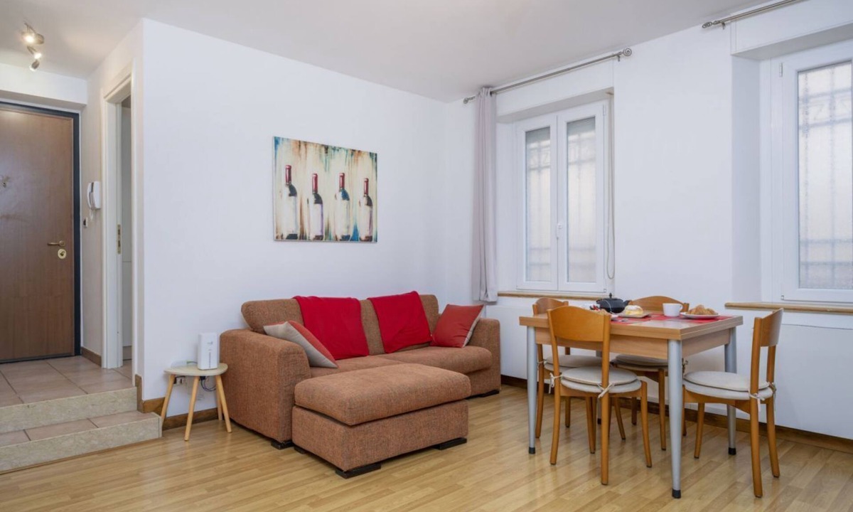 Udine Apartment | GuestHost - Comfortable 69 sqm apartment, perfect for groups or families of up to 4 guests, located on the ground floor of a historic building (a few steps to access).The apartment is located just outside the centre of Udine, a perfect alternative for th