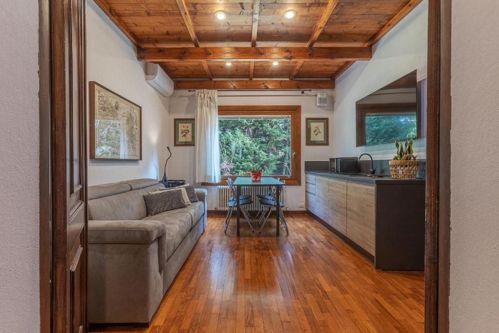 Ferrara Apartment | GuestHost - La Casa nel Pineto with Pool & Parking