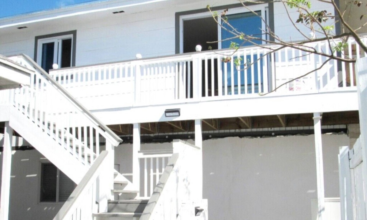 Alice Town Apartment | Hideaway Ocean Breeze Way