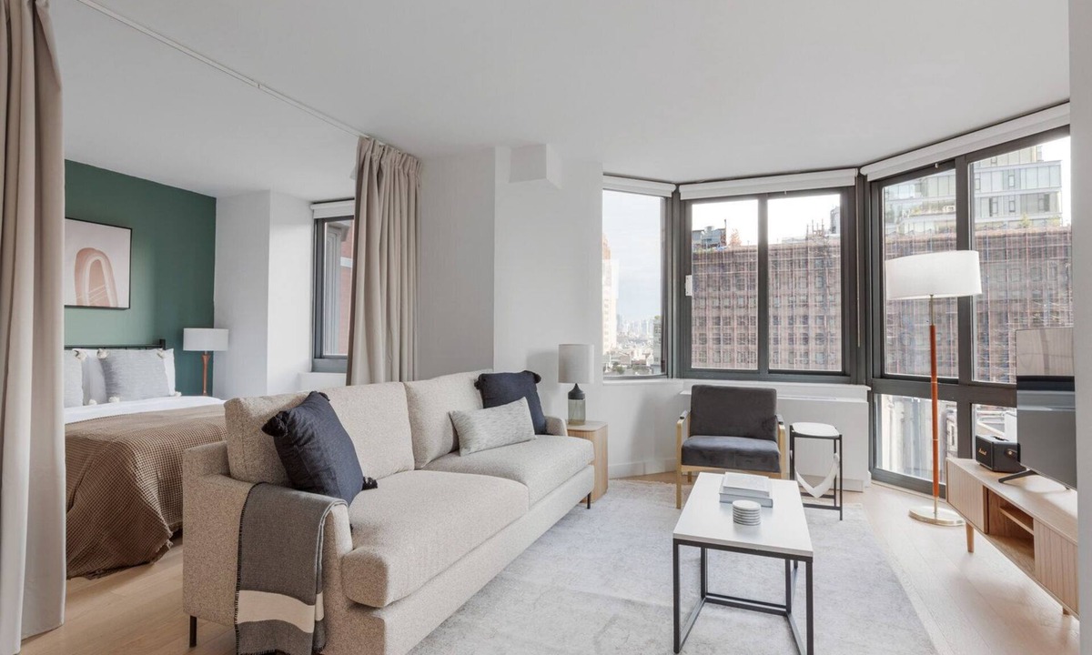 Tribeca Apartment | Hip Tribeca Studio w/Gym & Doorman, nr Freedom Tower, by Blueground