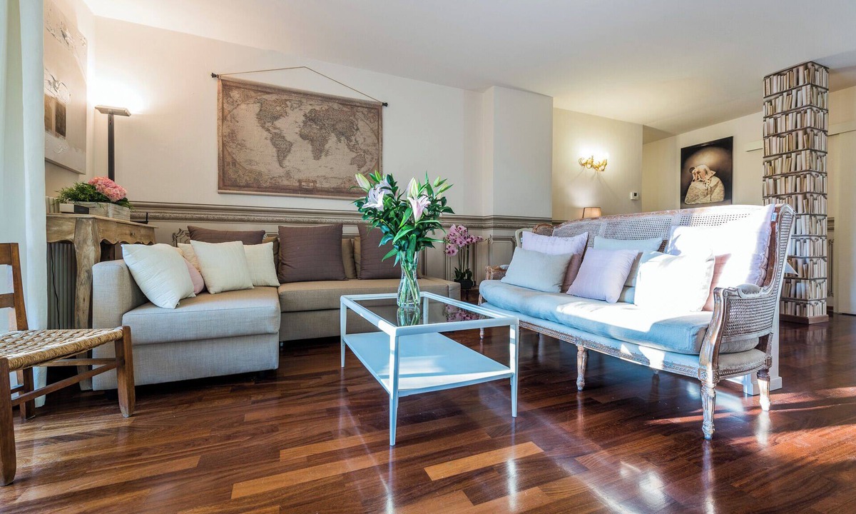 Malcesine Apartment | Holiday Apartment "Casa Ortensia" by the Lake with Terrace & Wi-Fi