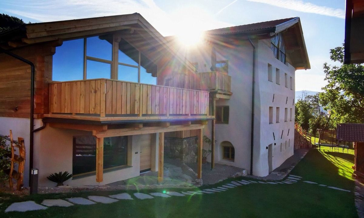 San Genesio Atesino Apartment | Holiday Apartment Egger an der Lahn - Forest with Mountain View, Terrace and Wi-Fi
