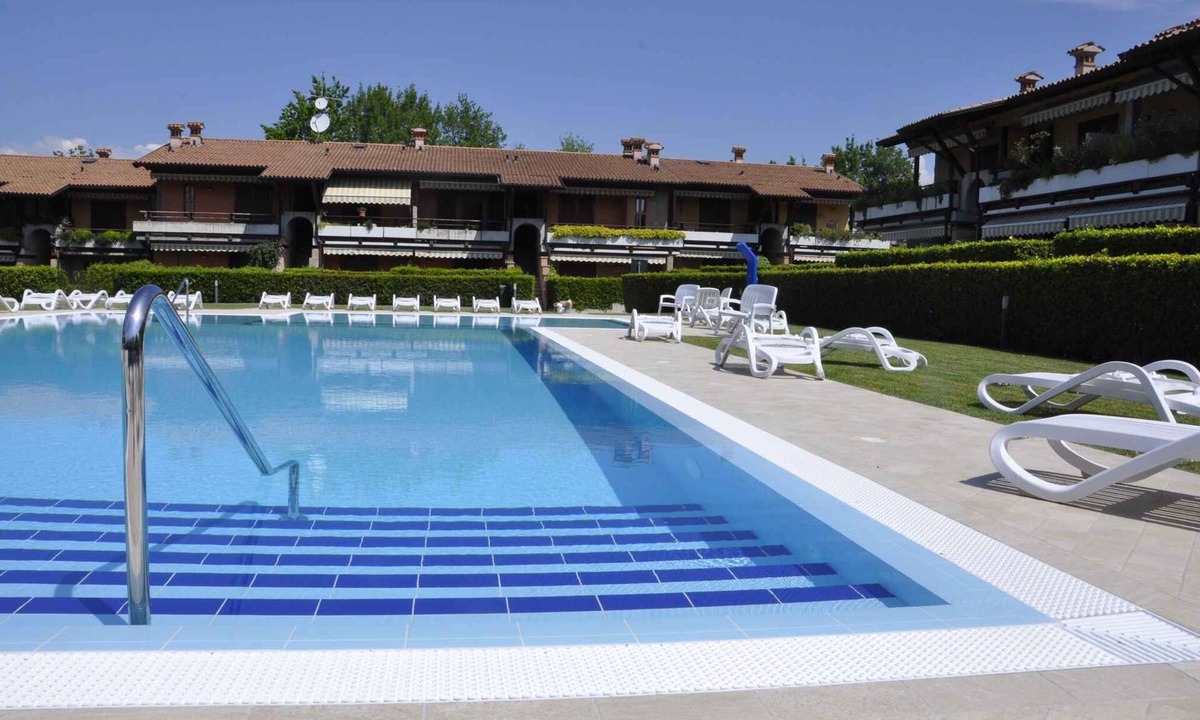 Montioni Apartment | Holiday apartment near the center with swimming pool, air conditioning, parking lot