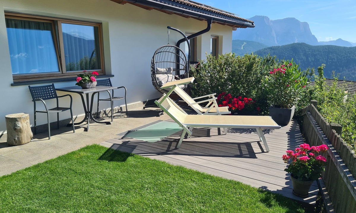 Laion Apartment | Holiday Apartment 'Sassun' with Mountain View, Garden & Wi-Fi