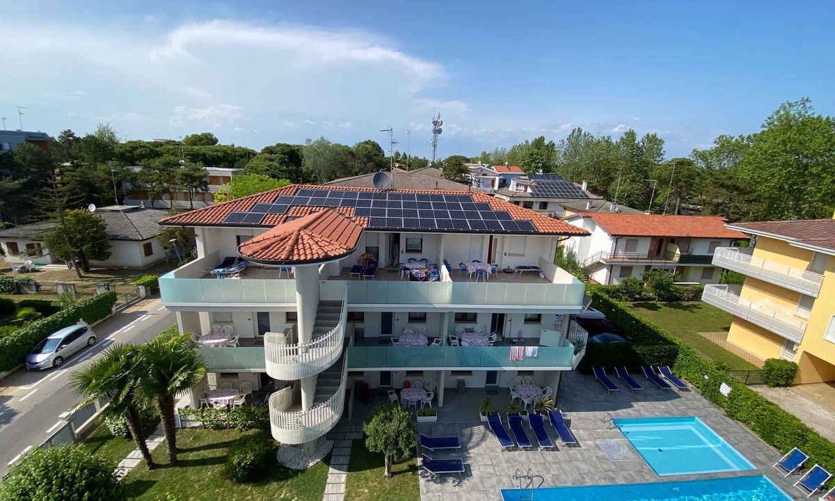 Bibione Apartment | Holiday apartment with air conditioning and communal pool