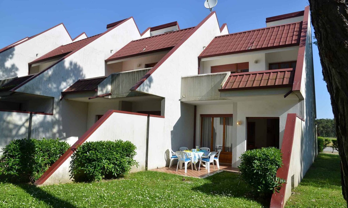 Bibione Lido dei Pini Apartment | Holiday apartment with terrace and air conditioning