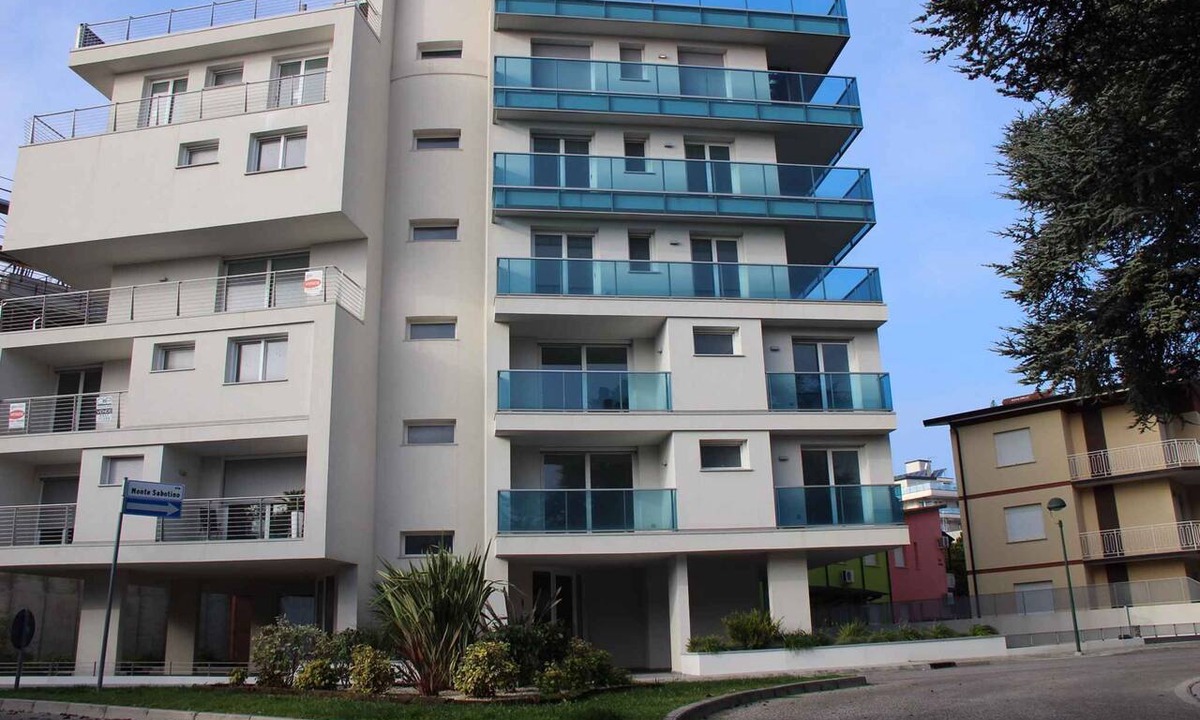Lignano Sabbiadoro Apartment | Holiday apartment with balcony, air conditioning and internet