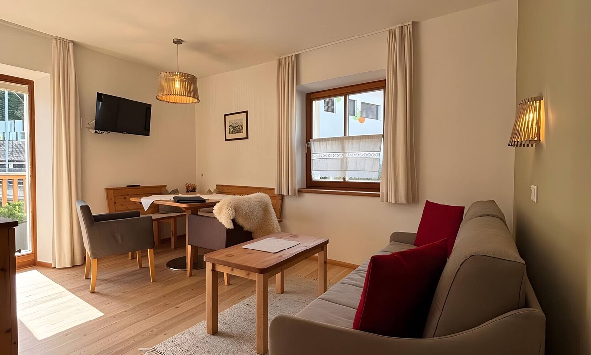 Burgusio Apartment | Holiday Apartment "Zwick Spinei" with Mountain View, Balcony & Shared Garden