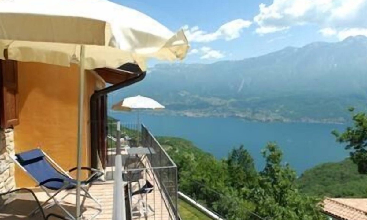 Prabione Apartment | Holiday flat "Three-room flat with balcony