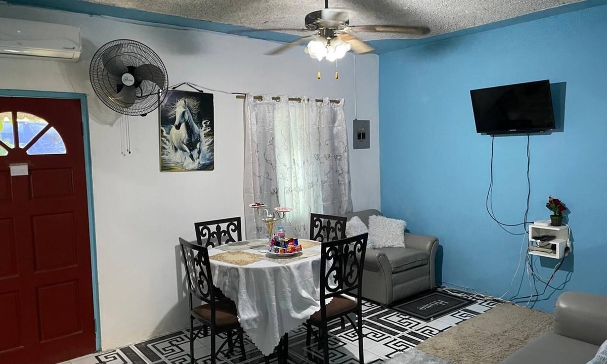 Kingston House | Home away from home experience, Forrest Family Property.