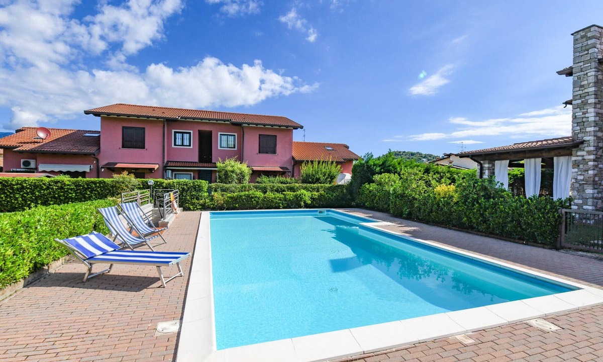Solarolo Ski Chalet | Home & Garden with pool and near to the lake