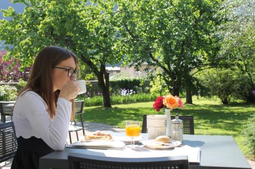 Ceniga Bed & Breakfast | Hotel Garnì Delle Rose