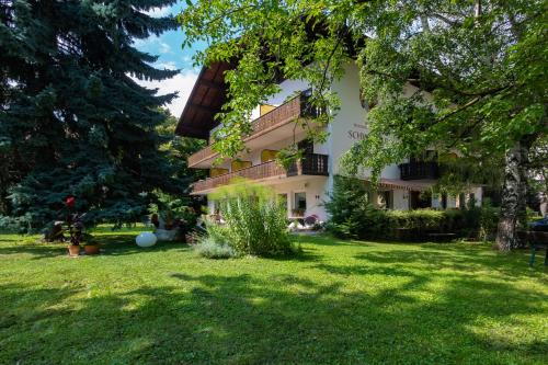 Silandro Hotel | Hotel Pension Schweitzer