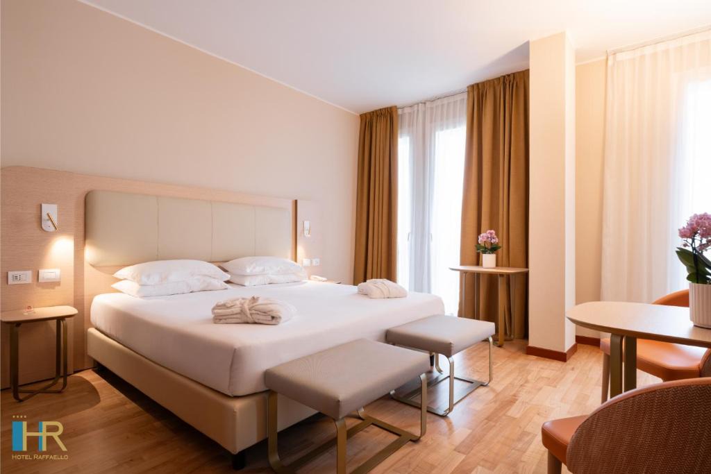 Certosa Hotel | Hotel Raffaello