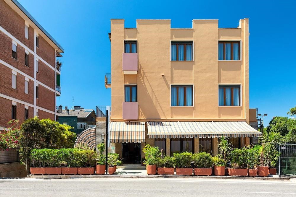 Santa Maria in Stelle Hotel | Hotel Rivamare
