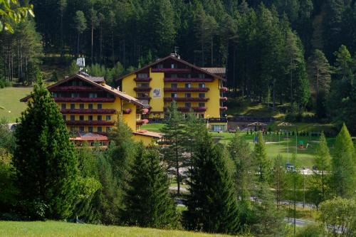 Stava Hotel | Hotel Shandranj