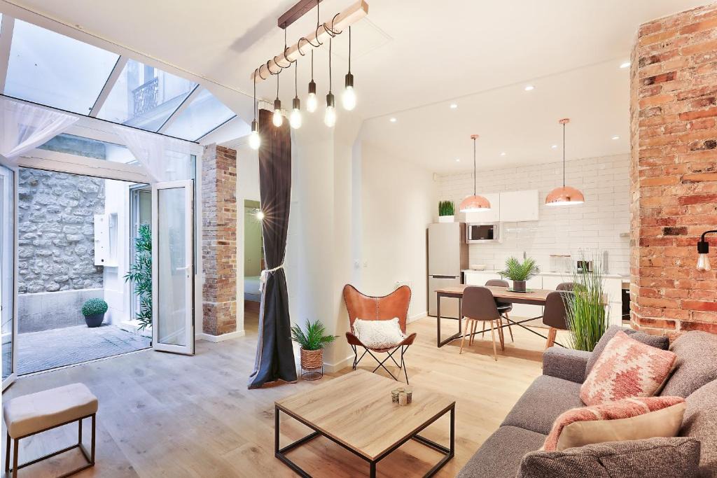 Quartier de la Monnaie Apartment | HR Quai Augustins - Notre Dame Paris