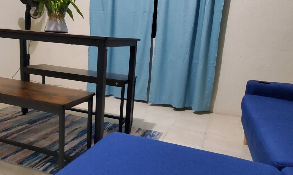 Molynes Gardens House | Hughenden couples/fam retreat, 3 brs w/AC, TVs, up to 8 guests, WiFi, AC, Ppkng,