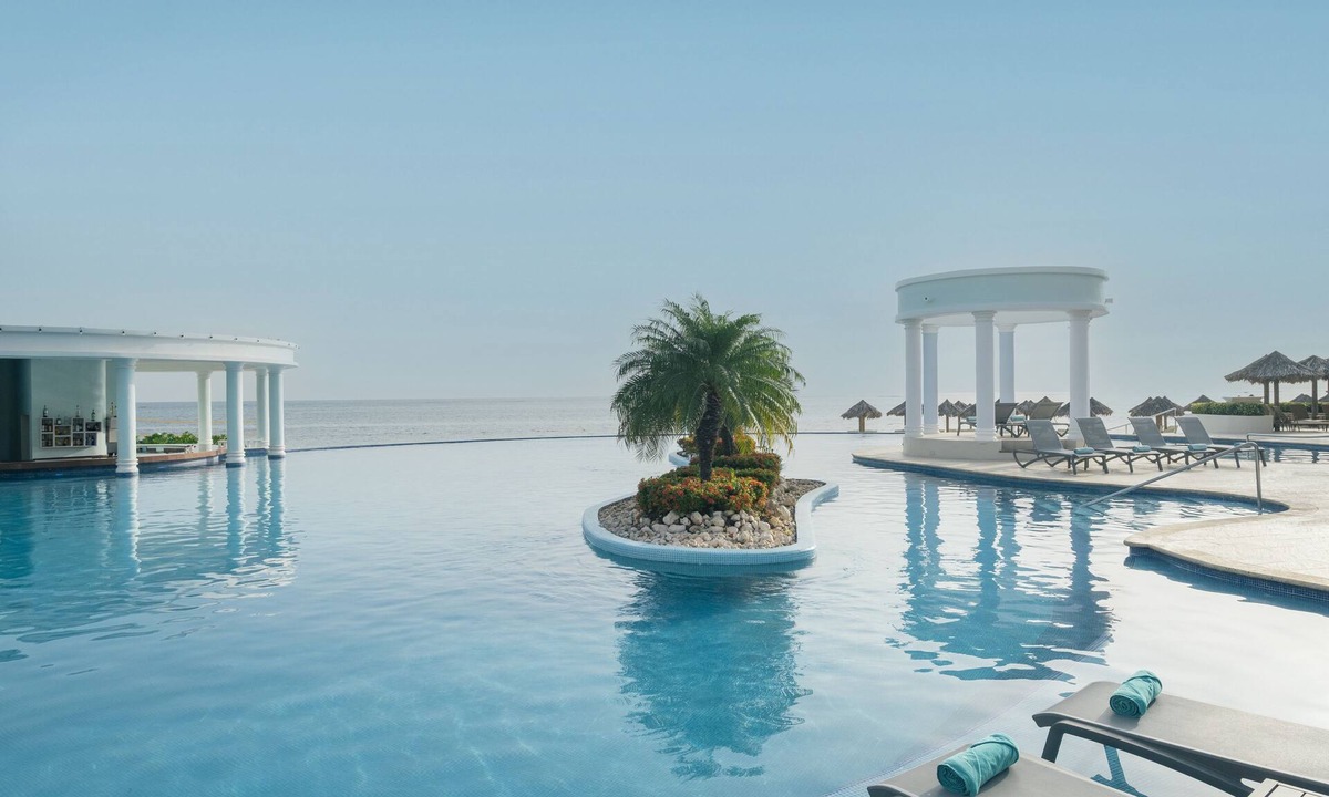 Northern Estates Resort | Iberostar Selection Rose Hall Suites - All Inclusive