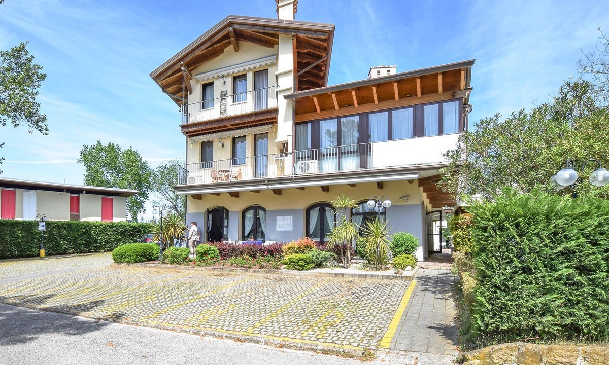 Rosolina Apartment | Inviting vacation apartment near the beach.