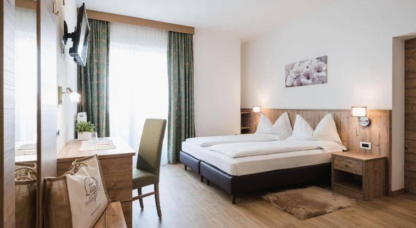 Livinallongo del Col di Lana Hotel | 40 m² Hotel ∙ 2 bedrooms ∙ 5 guests