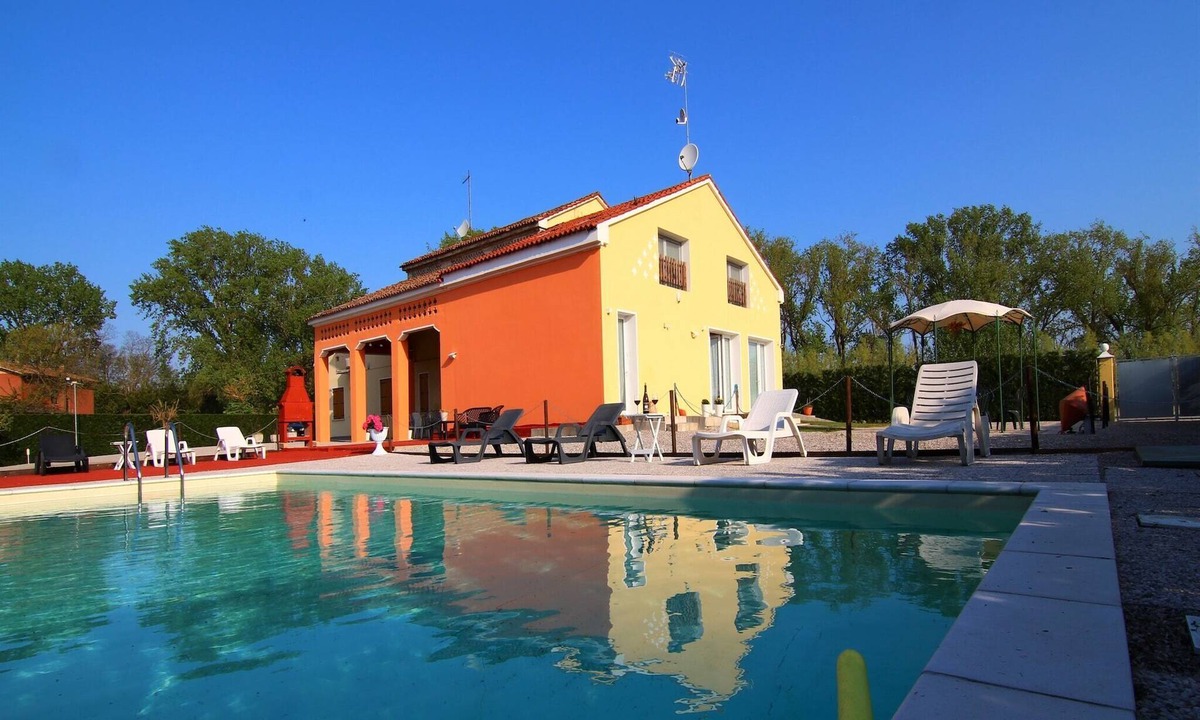 Codevigo Villa | Venetian Villa with Pool and Sauna