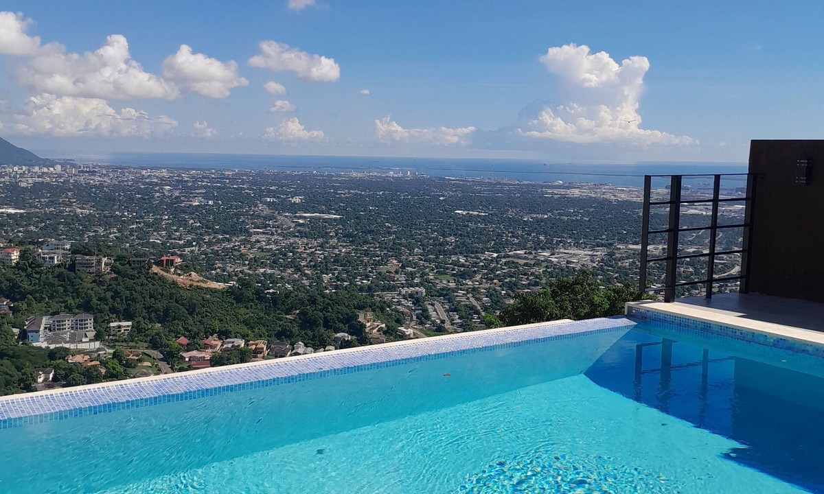 Saint Andrew Apartment | Kingston view