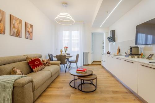 Buon Pastore-Sant'Agnese-San Damaso Apartment | L'angolo della serenità - Elegant Central Apartment with Lift