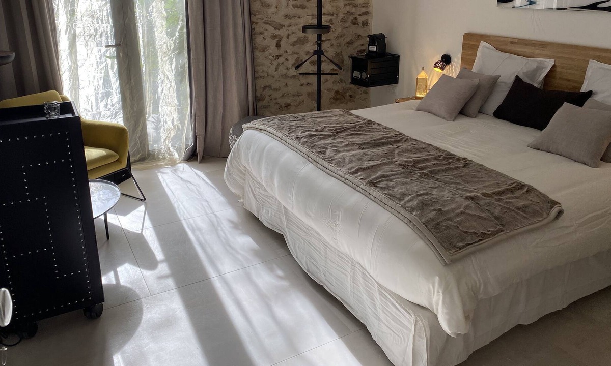 Le Plessis-Robinson House | La Maison de Robinson