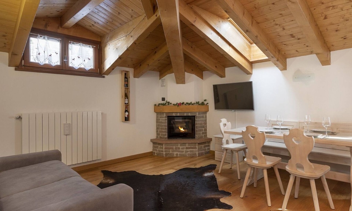 Ponte di Legno Apartment | La Mansarda - Two Bedroom Apartment, Sleeps 4