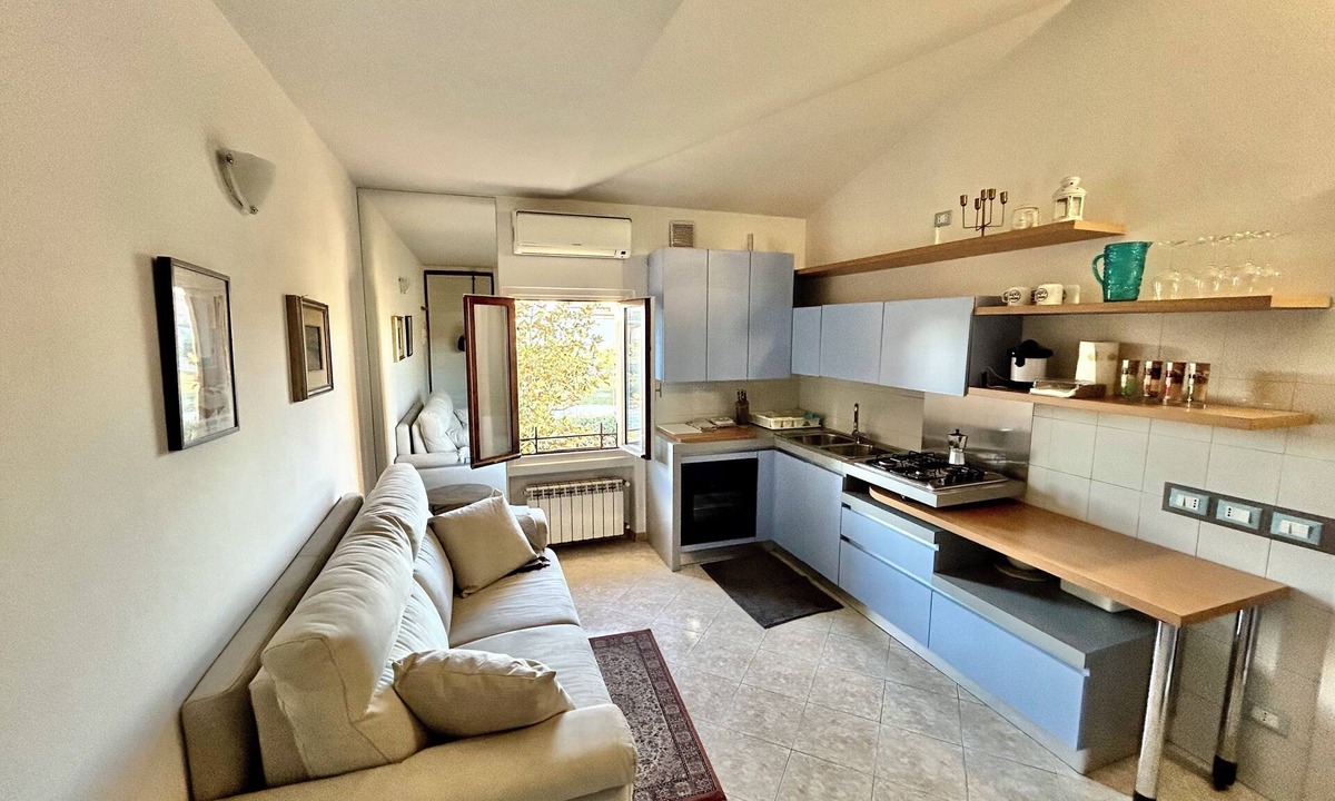 Desenzano del Garda Apartment | [lake front + parking] La casa di Pamela