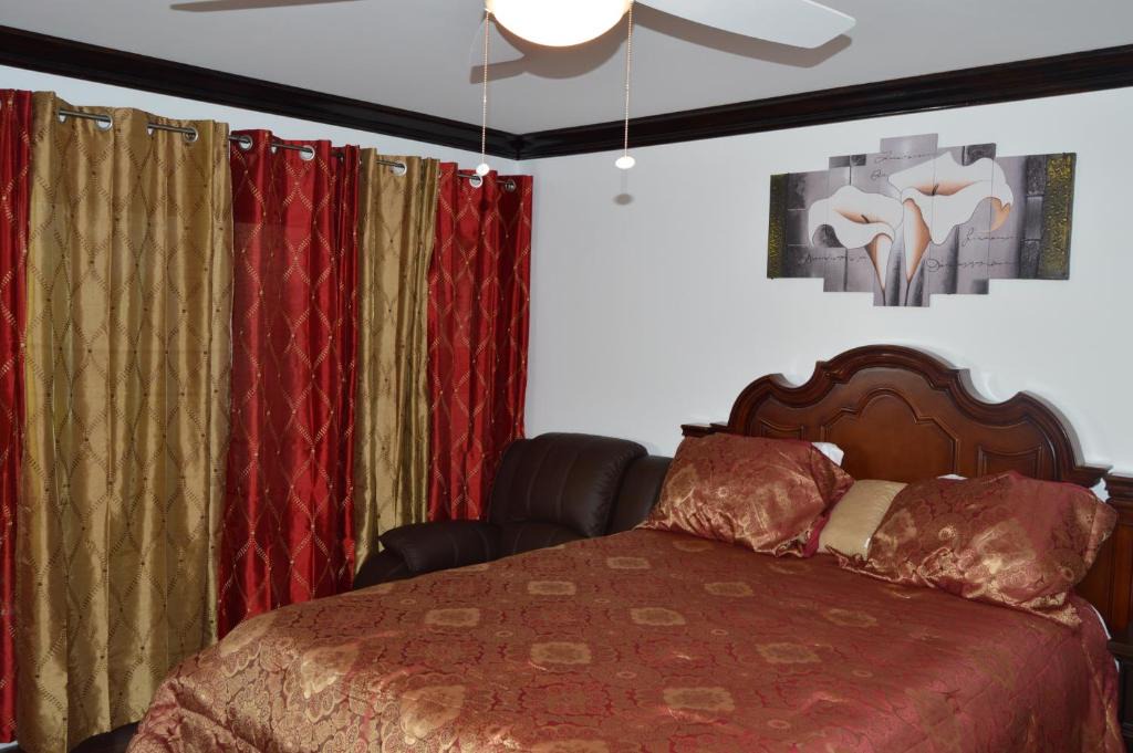 Downtown Apartment | Lakeview Studio Apartments On Golf Course