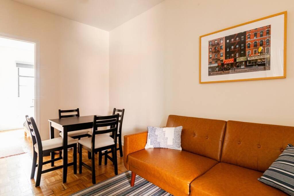 Little Italy Apartment | ✪ Large 2 Bedrooms ✪ Queen Beds ✪ Work Stations