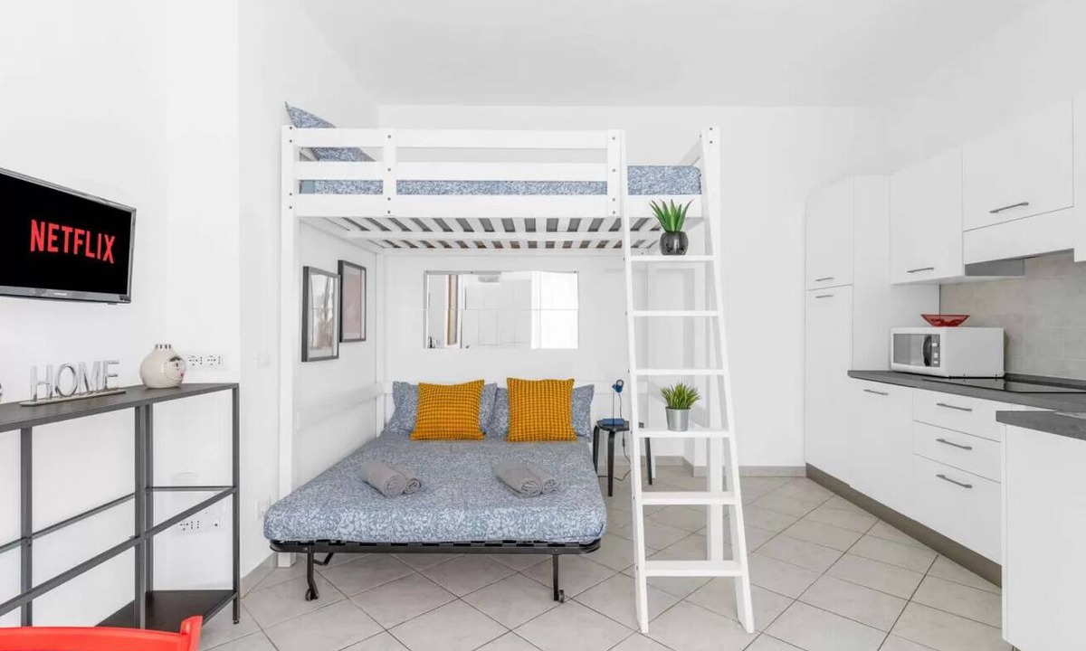 NoLo Apartment | LE16 [Cathedral-Loreto] Central Modern