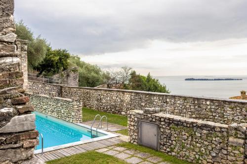 Gardone Riviera Apartment | Lemon House 1 by Wonderful Italy