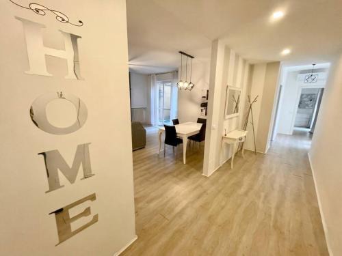Sesto Calende Apartment | Leonardo Academy & Relax 95mq Giardini e Terrazzo