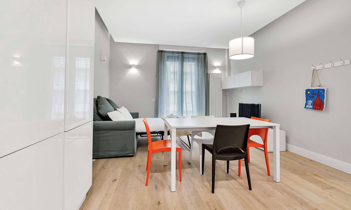 Central Station Apartment | Lepetit 3 Welcomely - Two Bedroom Apartment, Sleeps 5