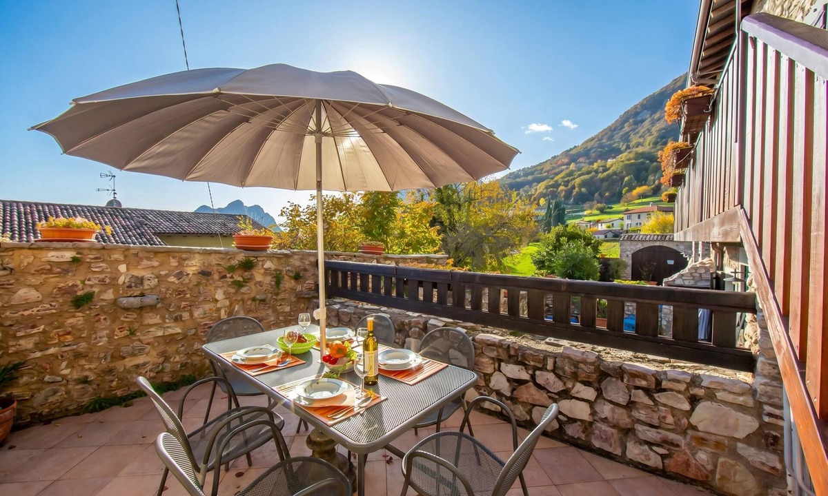 Liano-Formaga Apartment | Liano Orchidea-Private Terrace & park, Gargnano, Italy