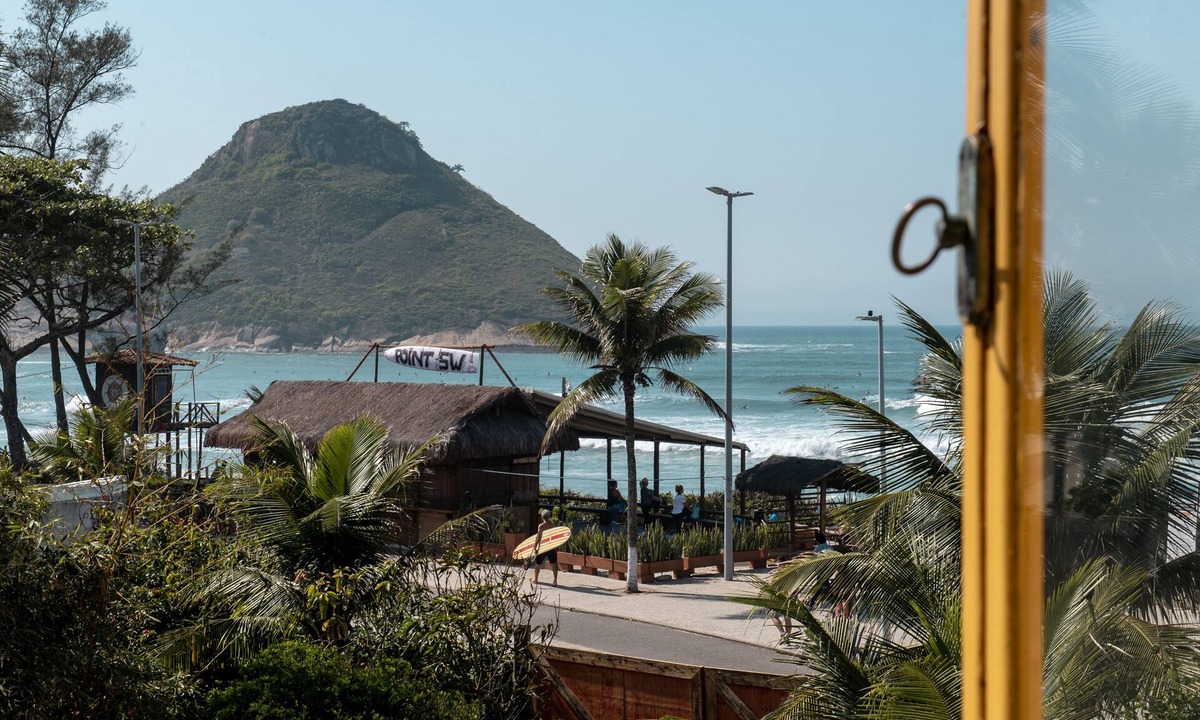 Recreio dos Bandeirantes Hostel | LONGBOARD PARADISE SURF CLUB