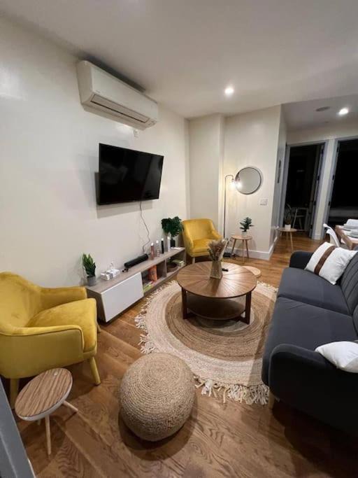 Williamsburg Apartment | Lovely 3 bedroom apartment w/Balcony and BBQ Grill