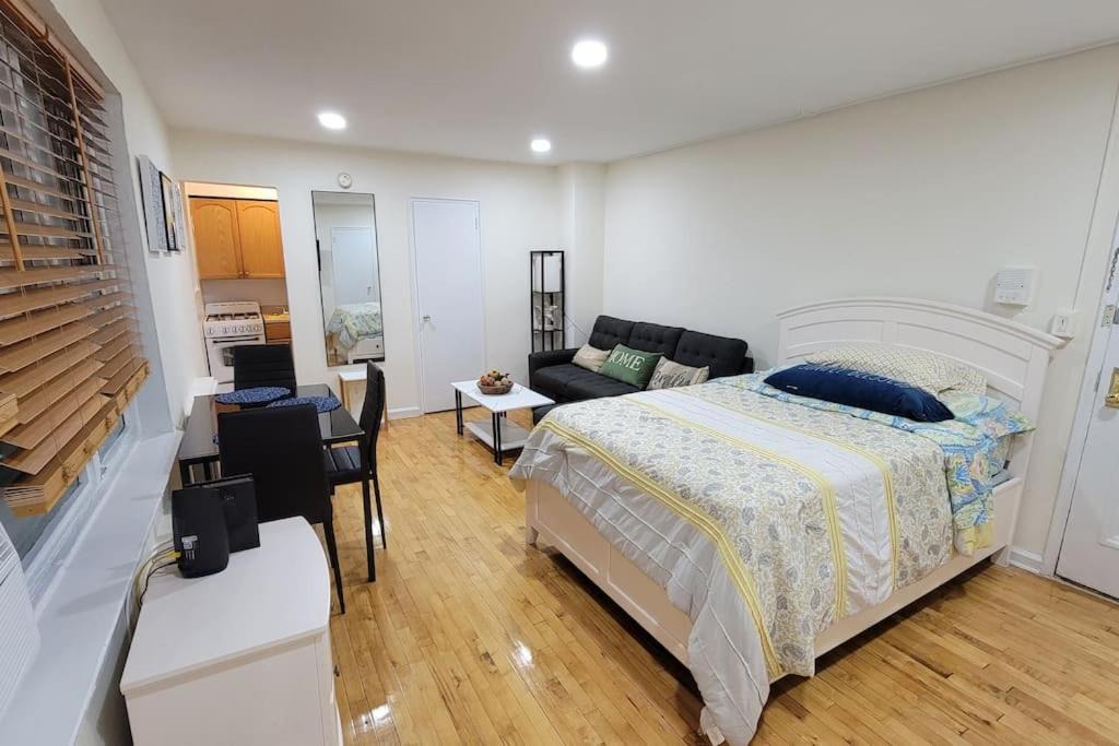 Midtown East Apartment | Lovely Private Room Apartment in Manhattan, NY