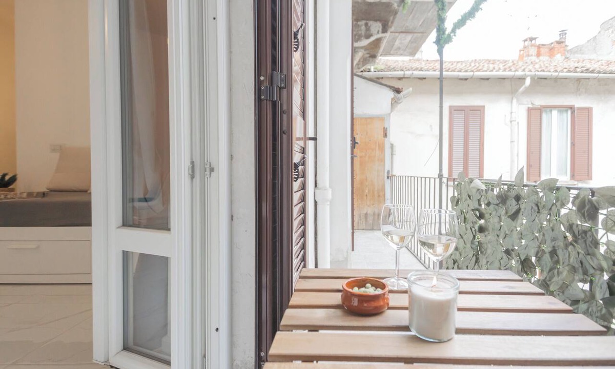 Como Apartment | Luce Apartment - One Bedroom Apartment, Sleeps 4