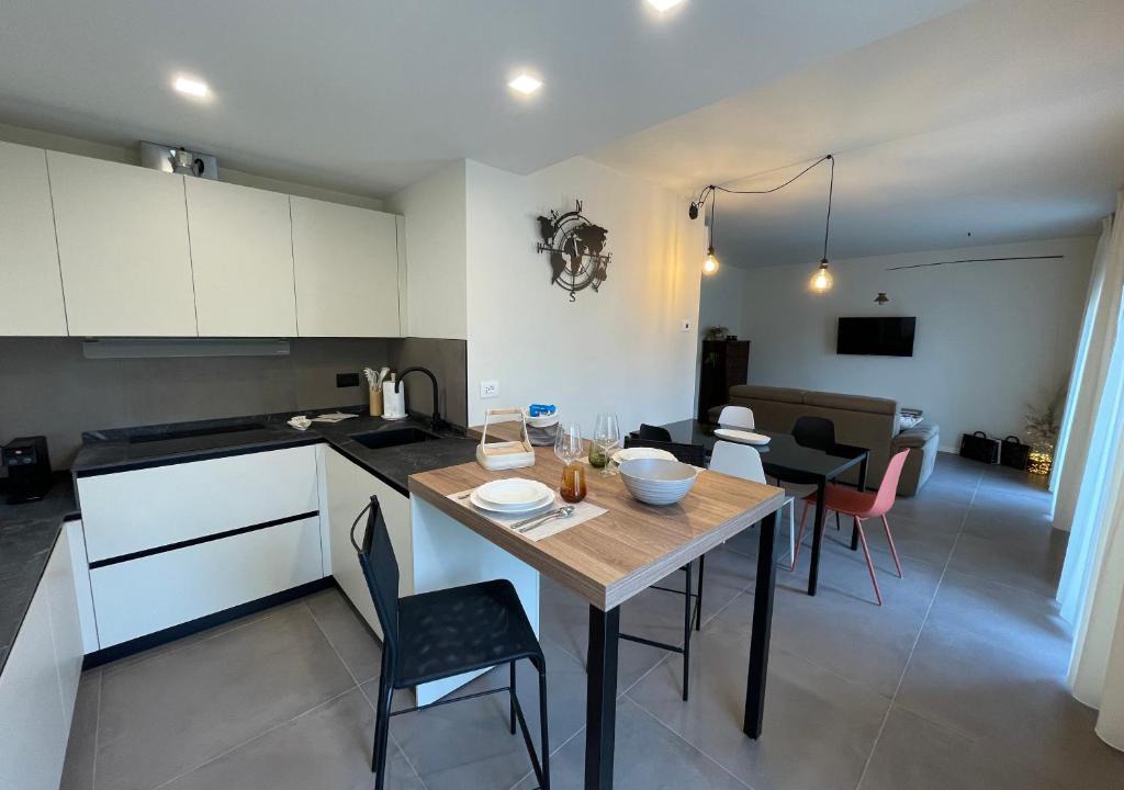 Lazise Old Town Apartment | Lucia Holiday Apartments