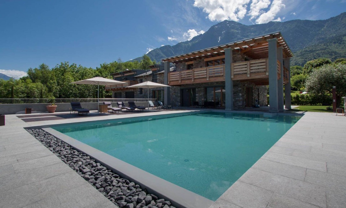 Colico Piano Villa | Luxury apartment within a villa, SPA and heated pool with view over Lake Como
