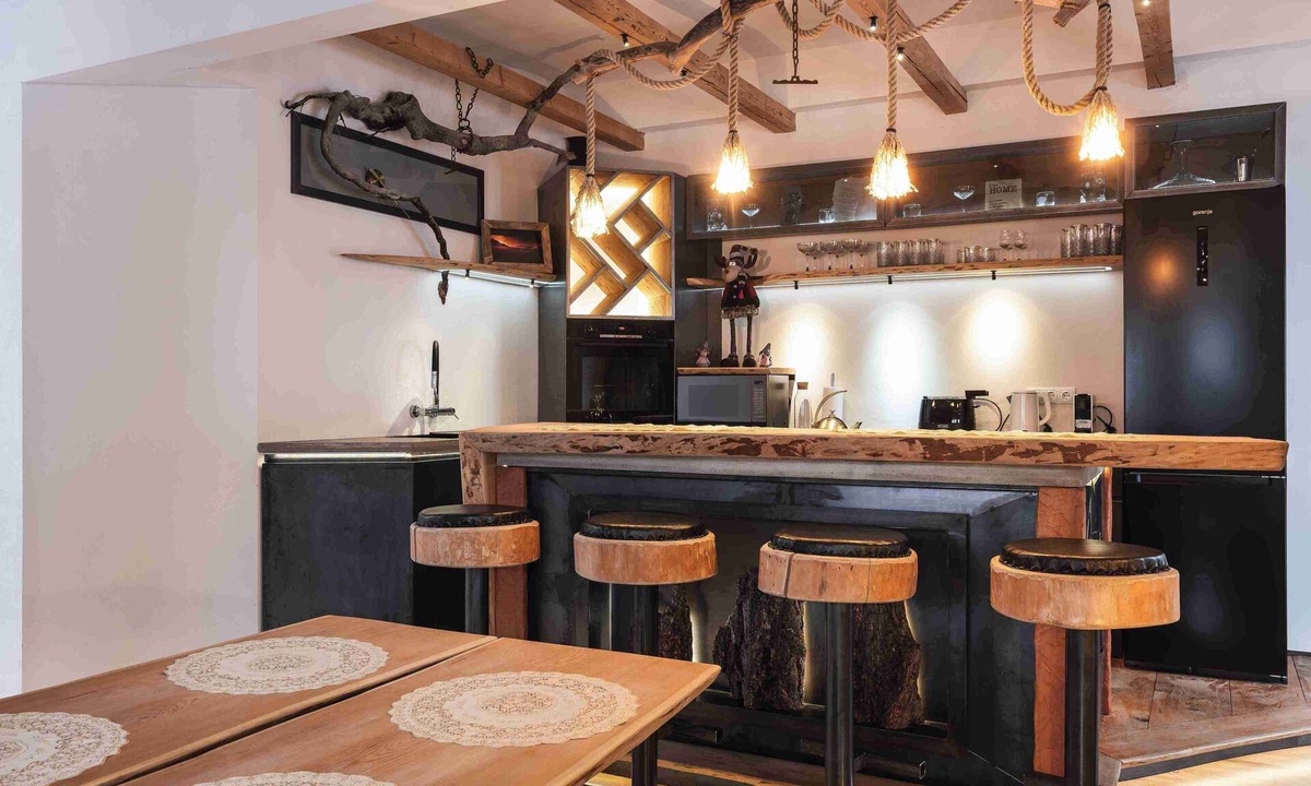 Taisten Apartment | Luxury Larch Loft, perfect for groups/family of up to 6 people