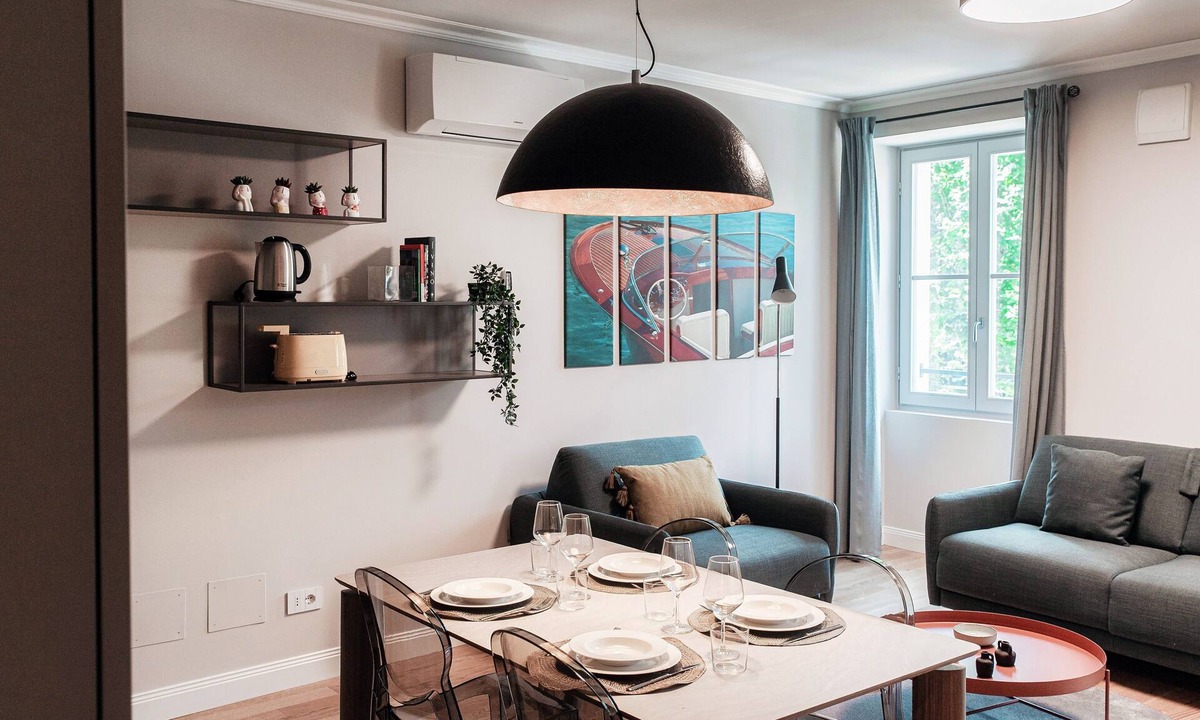 Como City Centre Apartment | Marinetti Suite 7