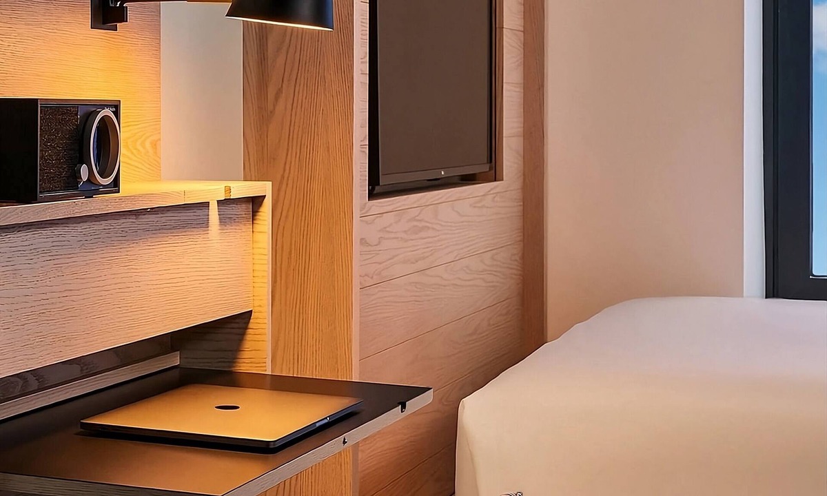 Washington Heights Hotel | Memorable Stay in New York! Radio Hotel, Pet-Friendly Studio Room!