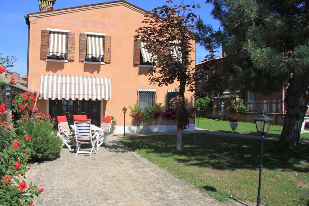 Longa Apartment | Murano Garden House