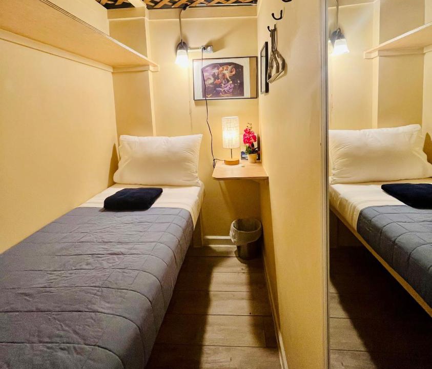 Chelsea House | New York Spirit Retreats HOSTEL