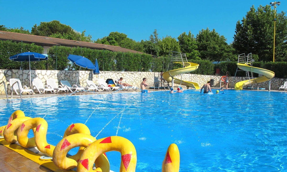 Cisano House | Nice apartment in villa for 6 people with WIFI, A/C, pool and terrace